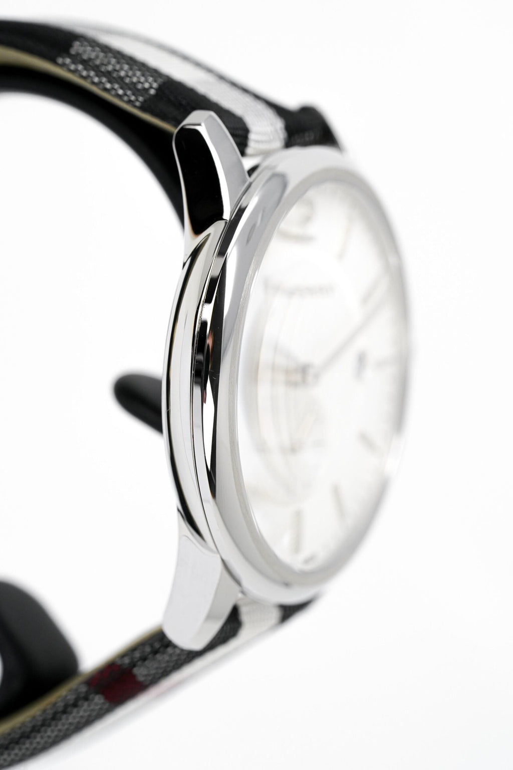 Burberry Mens Watch The Classic Horseferry Silver Bu10002 -korean beauty