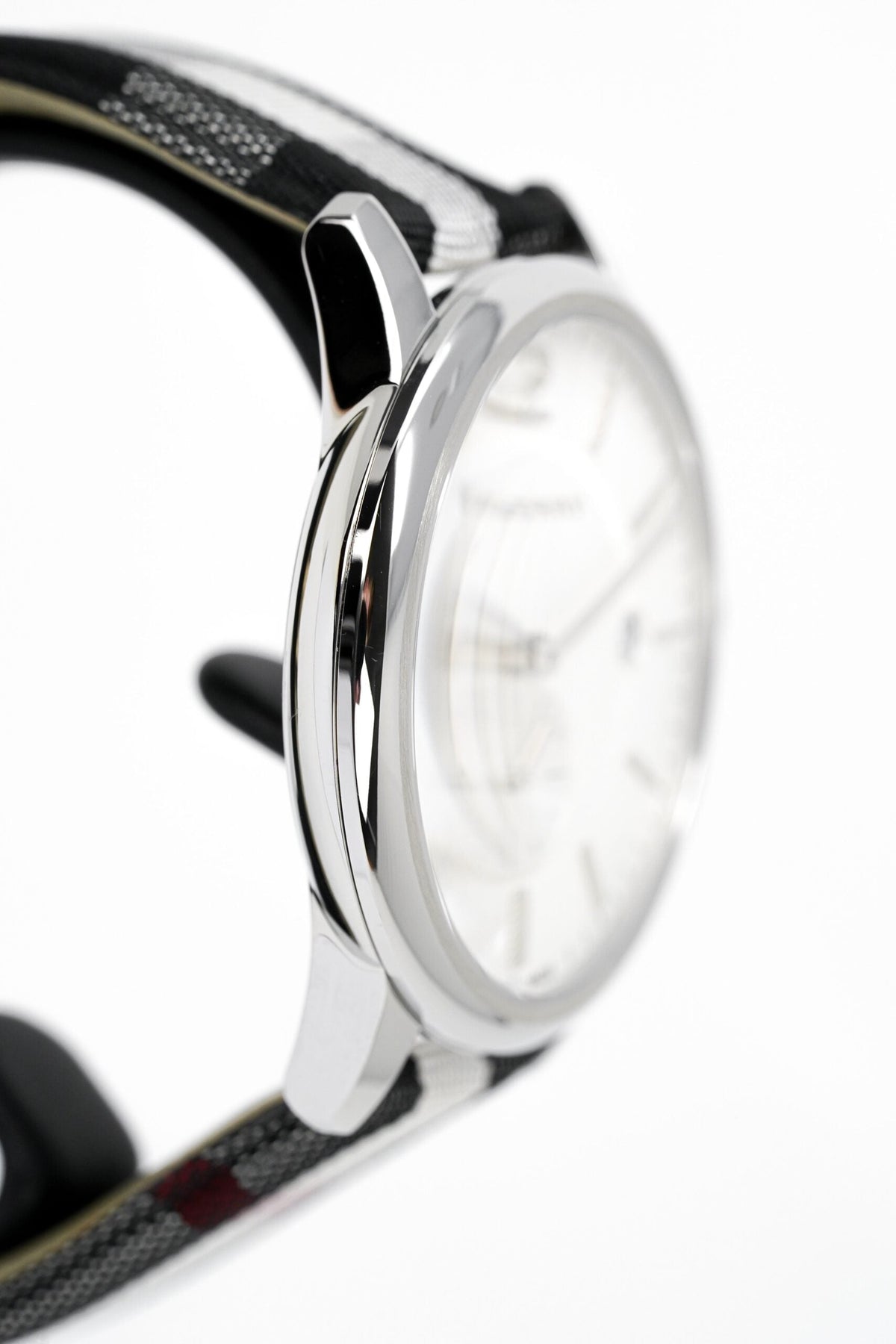 Burberry Mens Watch The Classic Horseferry Silver Bu10002 -korean beauty