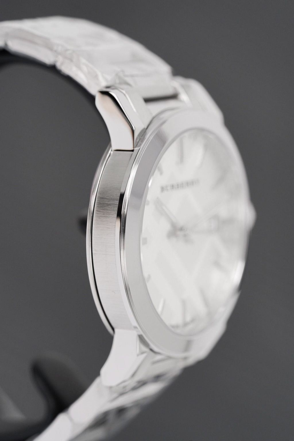 Burberry Mens Watch The City Engraved Checked Steel Bu9037 -korean beauty