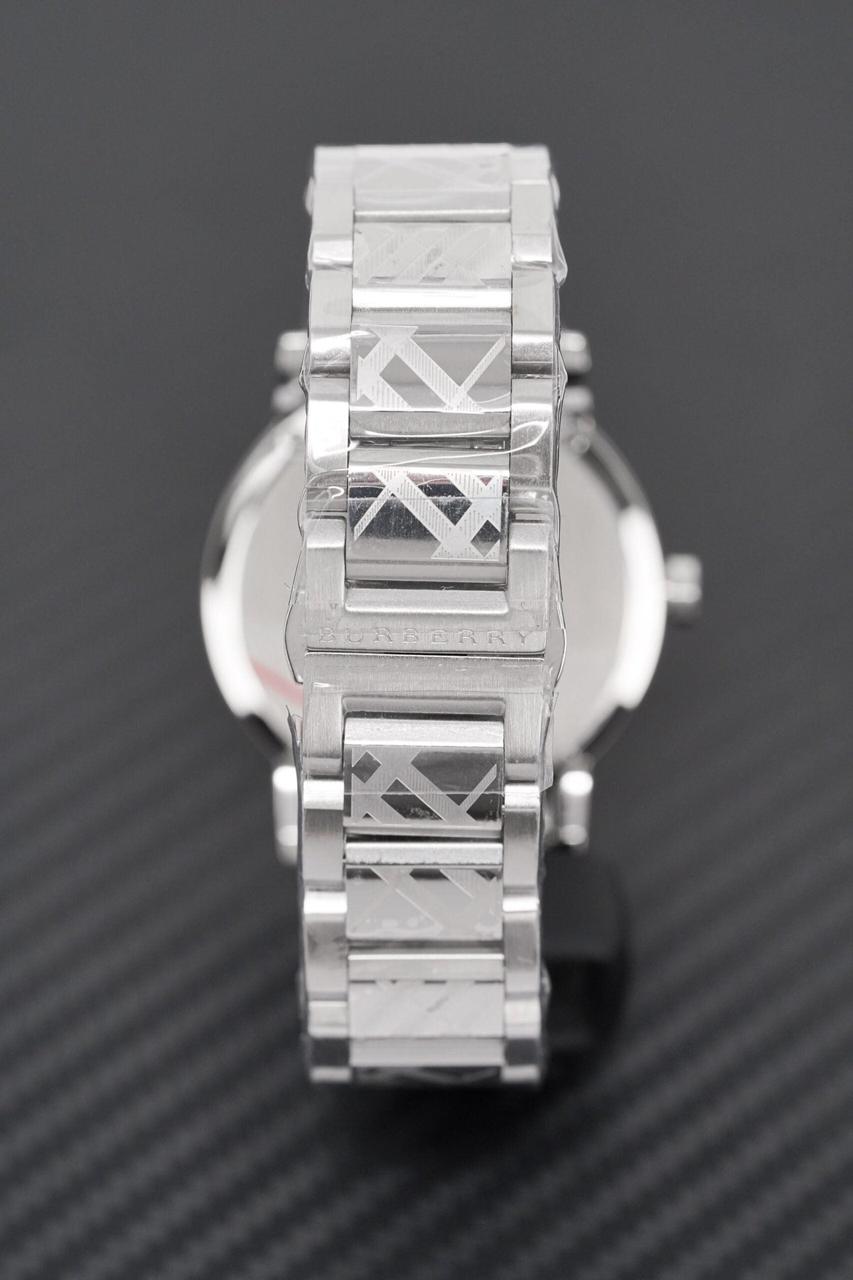Burberry Mens Watch The City Engraved Checked Steel Bu9037 -korean beauty