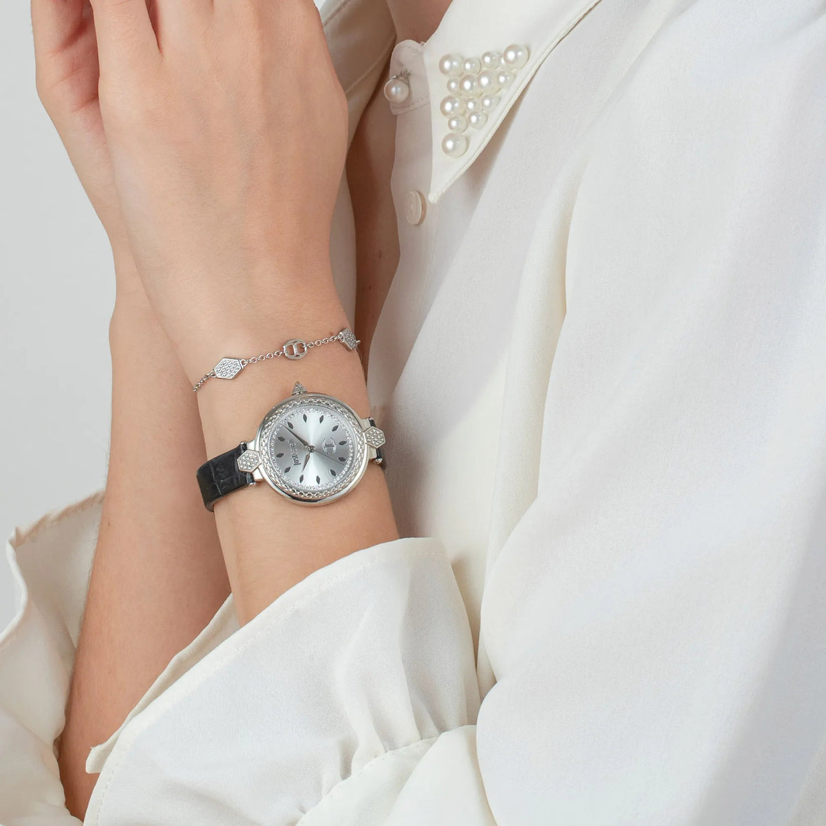 Just Cavalli Snake Creazione Silver Leather -korean beauty